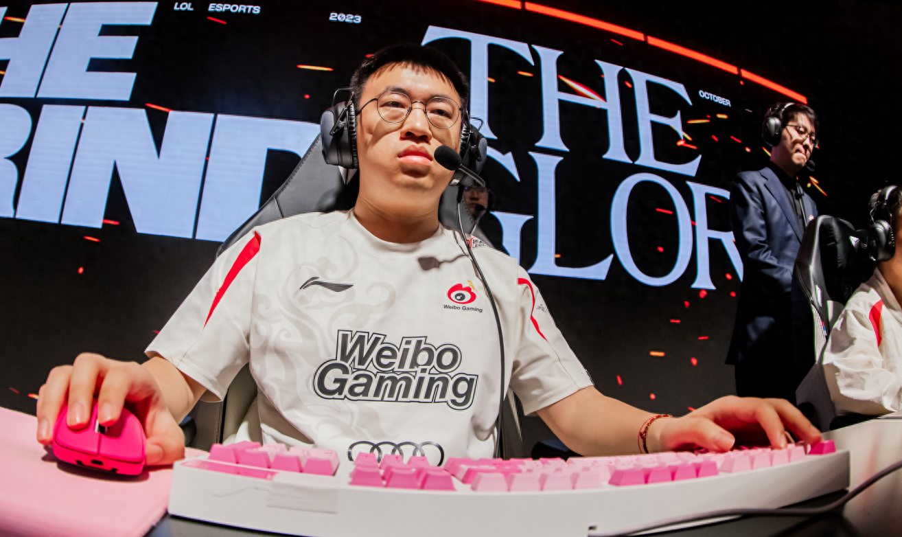 为啥都在喷6-1的发条？放大镜看WBG小虎梦游细节，连装备都不会出