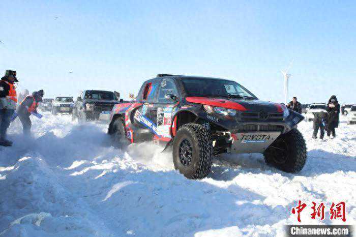 2023—2024浑善达克沙地穿越大环线四季拉力赛开启冬季首赛