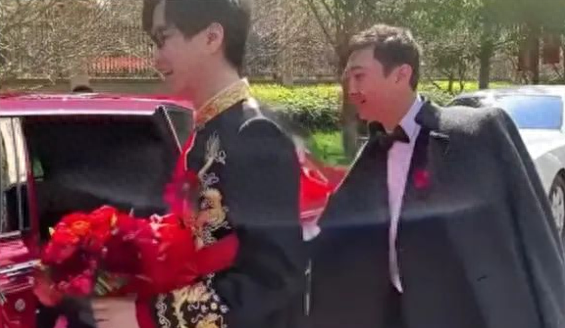 前世界冠军疑似出轨，LOL小楼打拳也笑笑躺枪，闺蜜果然最难防