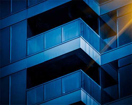 一句“乖乖”，民警将轻生男孩救回来了